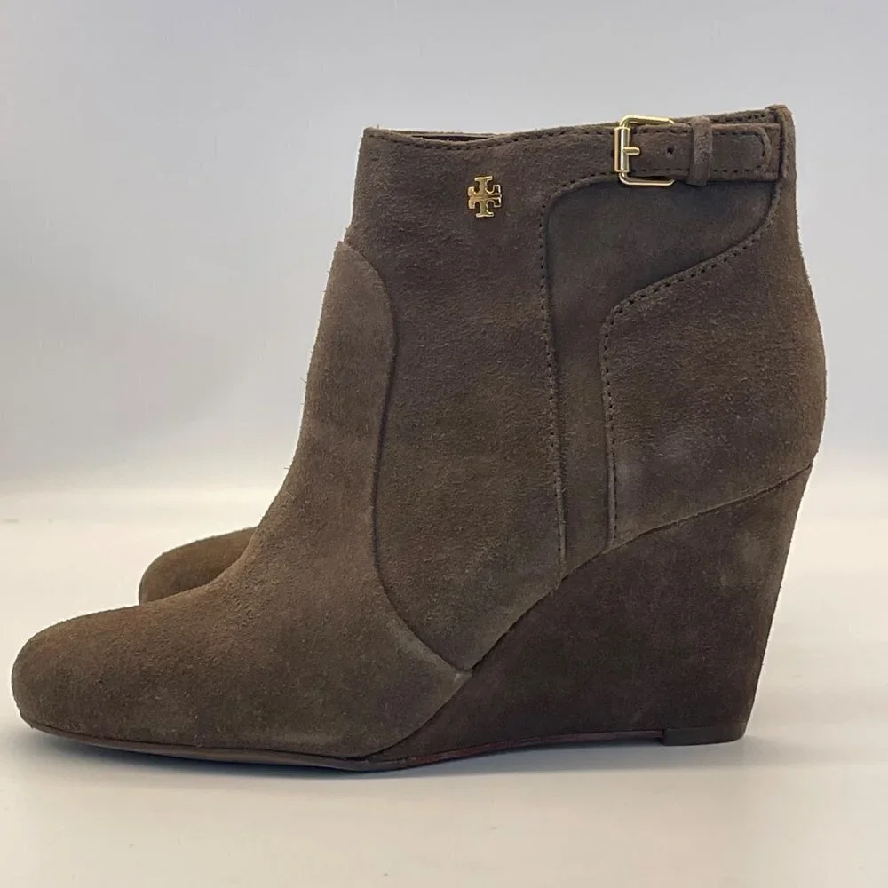 TORY BURCH Leather Milan Wedge Bootie Belted Gold Logo Size 7.5
